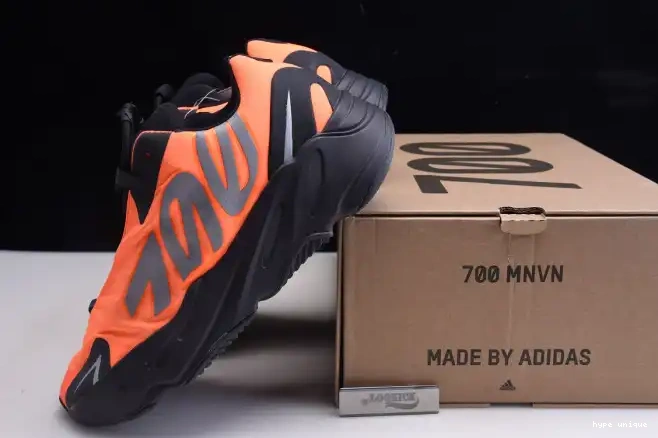 hype MNVN Orange Boost Adidas FV3258 Yeezy 700 0328
